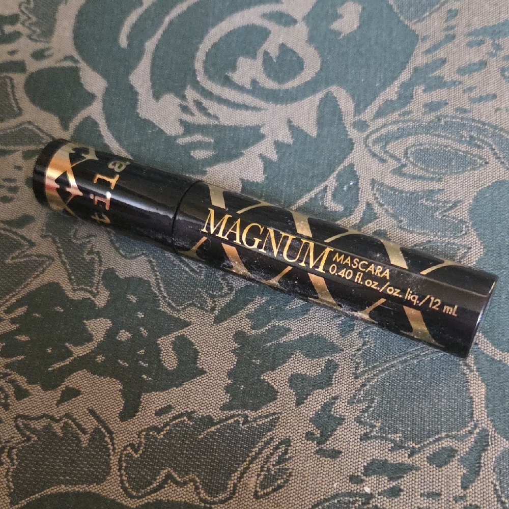 Stila Magnum Black Mascara